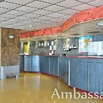 Ambassador - Free Parking 3* غولدن ساندز