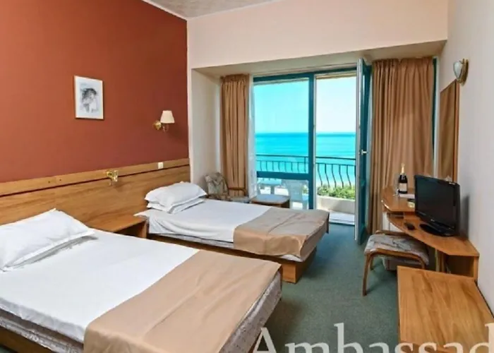 Hotel Ambassador - Free Parking 3*