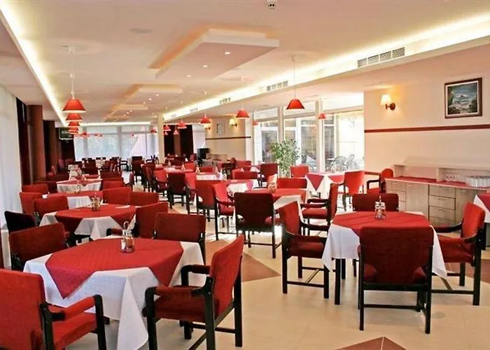 Hotel Ambassador - Free Parking Hotel 3*