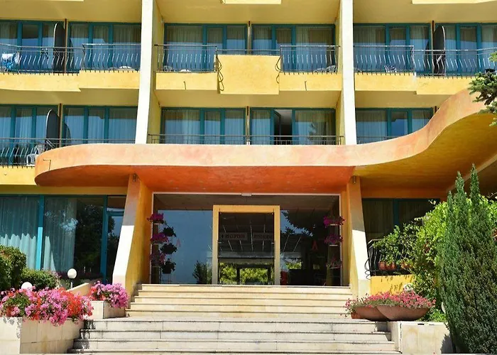 Hotel Ambassador - Free Parking Hotel 3*