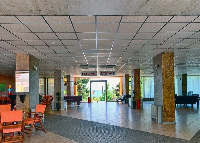 Hotel Ambassador - Free Parking Hotel 3*