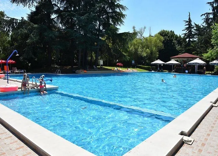 Hotel Ambassador - Free Parking Hotel 3*