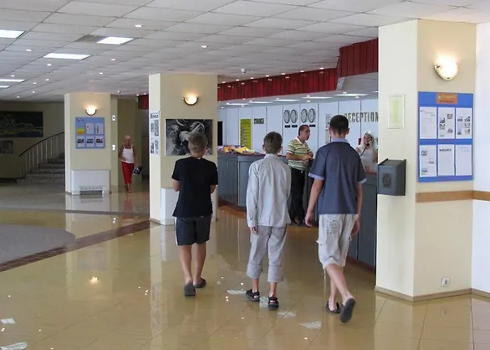 Hotel Ambassador - Free Parking Hotel