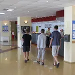 Ambassador - Free Parking Hotel