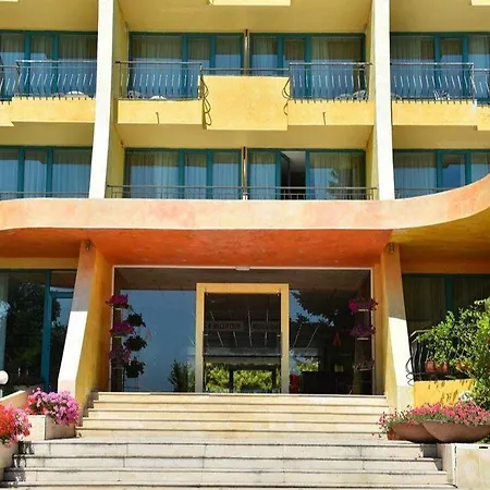 Ambassador - Free Parking Hotell 3*