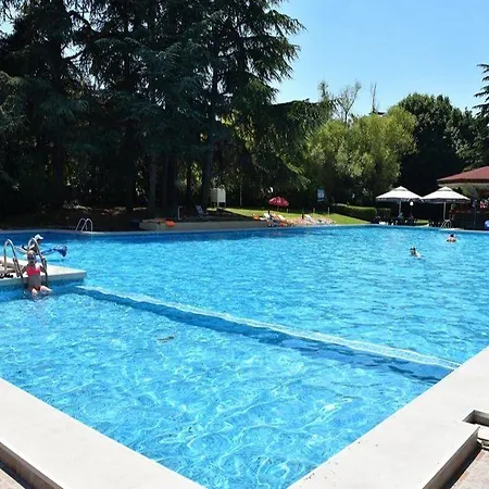 Ambassador - Free Parking Хотел 3*