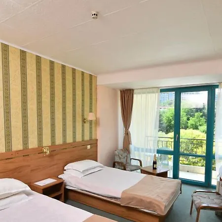 Ambassador - Free Parking Golden Sands