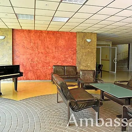Ambassador - Free Parking Hotell 3*