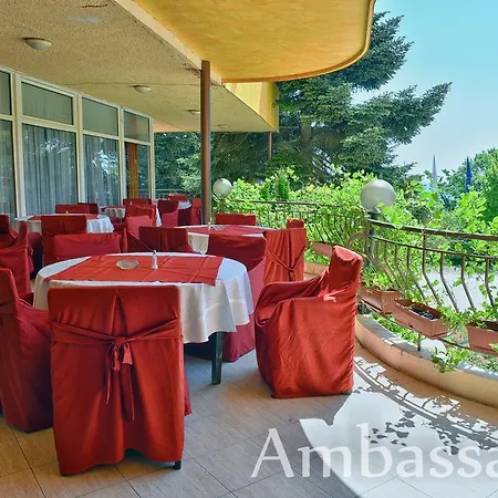 Хотел Ambassador