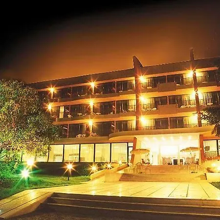 Ambassador - Free Parking Hotell