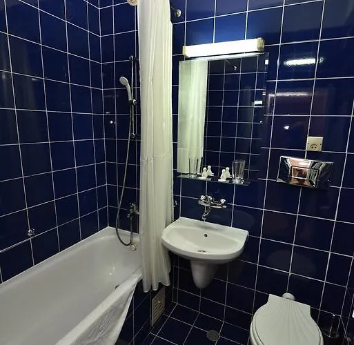 Hotel Ambassador - Free Parking Hotel